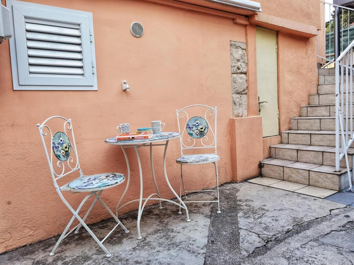 Apartamento Missia - Cosy In Perfect Location Split Exterior foto